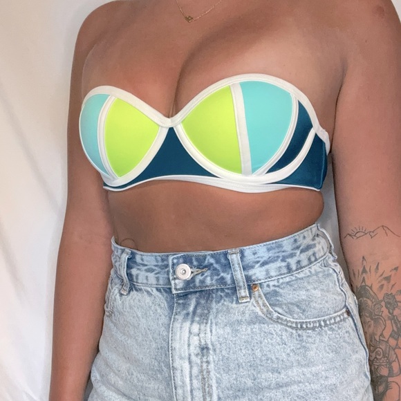 Vs pink strapless color block bikini top - Picture 3 of 4